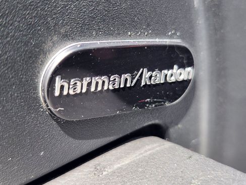 Used 2023 Chrysler 300 C RWD image 19