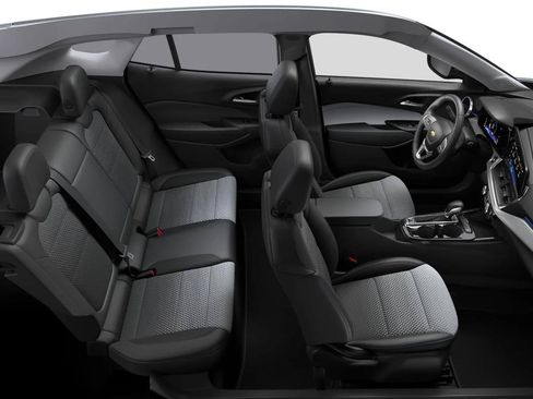 New 2026 Chevrolet Trax LT w/ LT Convenience Package FWD image 19
