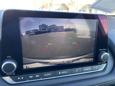 Used 2023 Nissan Rogue SV image 31