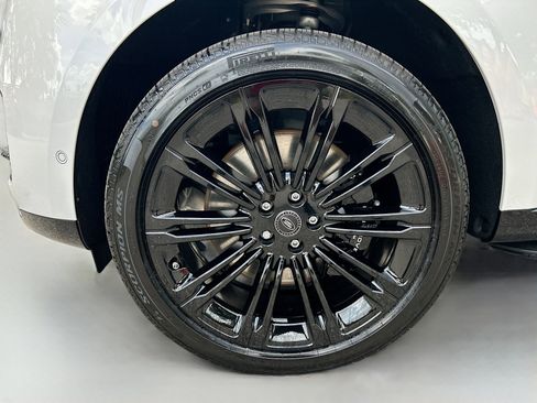 New 2025 Land Rover Range Rover SV image 37