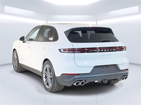 New 2026 Porsche Cayenne S image 3