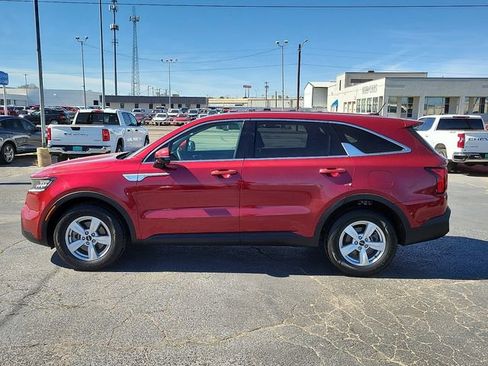 Used 2023 Kia Sorento LX image 6