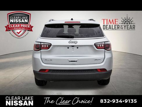 Used 2024 Jeep Compass Latitude AWD/4WD image 6