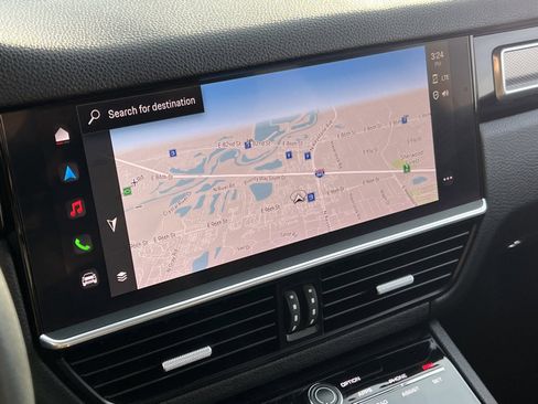 Certified 2023 Porsche Cayenne Platinum Edition image 24