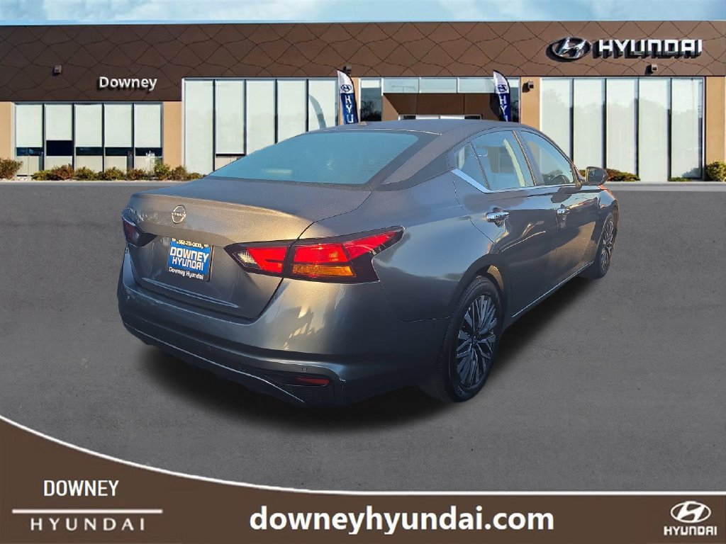 Used 2025 Nissan Altima 2.5 SV FWD image 5