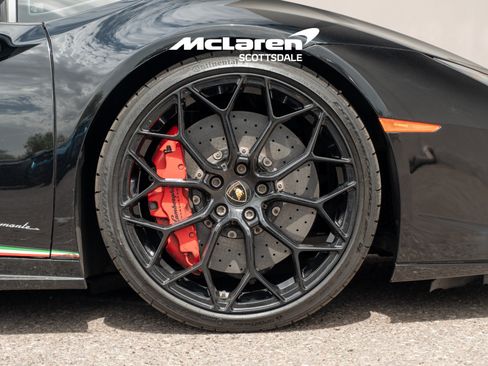 Used 2019 Lamborghini Huracan Performante AWD/4WD image 35