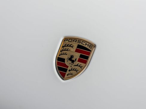 Certified 2024 Porsche Macan AWD/4WD image 17