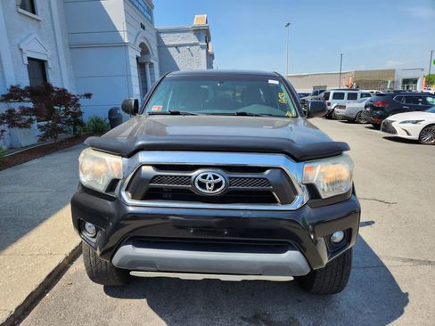 Used 2015 Toyota Tacoma 4x4 Double Cab w/ SR5 Package image 9