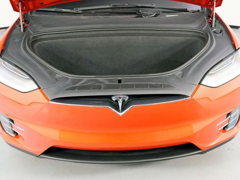 Used 2020 Tesla Model X Long Range image 8