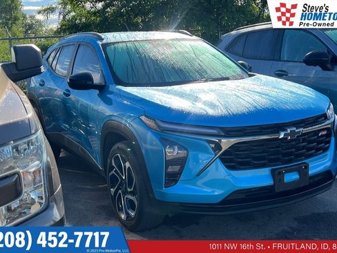 Used 2025 Chevrolet Trax RS w/ Driver Confidence Package FWD image 1