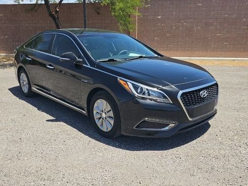Used 2017 Hyundai Sonata SE FWD image 3