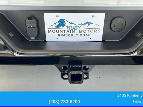 Used 2021 Chevrolet Silverado 1500 Custom Trail Boss w/ LPO, Dark Essentials Package image 38