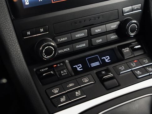 Used 2025 Porsche 718 Cayman image 38