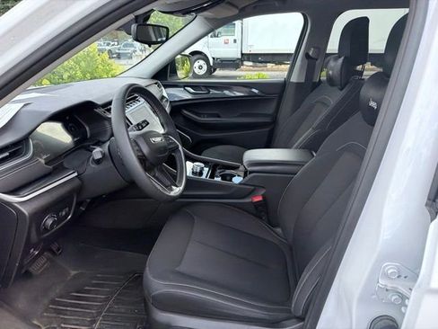 Used 2022 Jeep Grand Cherokee L Laredo w/ Luxury Tech Group I AWD/4WD image 14