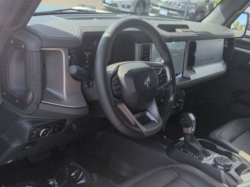 Certified 2025 Ford Bronco Outer Banks AWD/4WD image 11