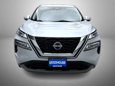 Used 2023 Nissan Rogue SV AWD/4WD image 2