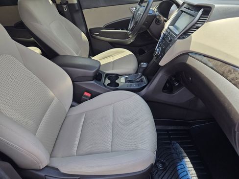 Used 2018 Hyundai Santa Fe Sport w/ 2.4L Value Package 02 FWD image 13