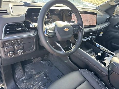 New 2026 Chevrolet Suburban Premier RWD image 20