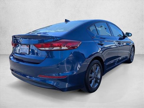 Used 2017 Hyundai Elantra SE image 5