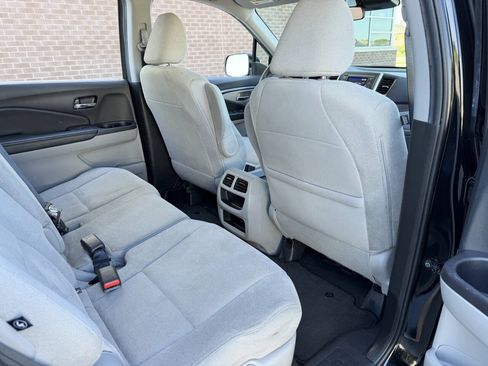 Used 2019 Honda Pilot LX image 31