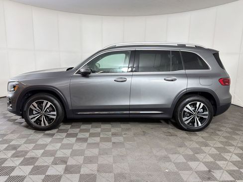 Used 2026 Mercedes-Benz GLB 250 4MATIC image 2