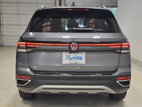 New 2026 Volkswagen Taos SE FWD image 6