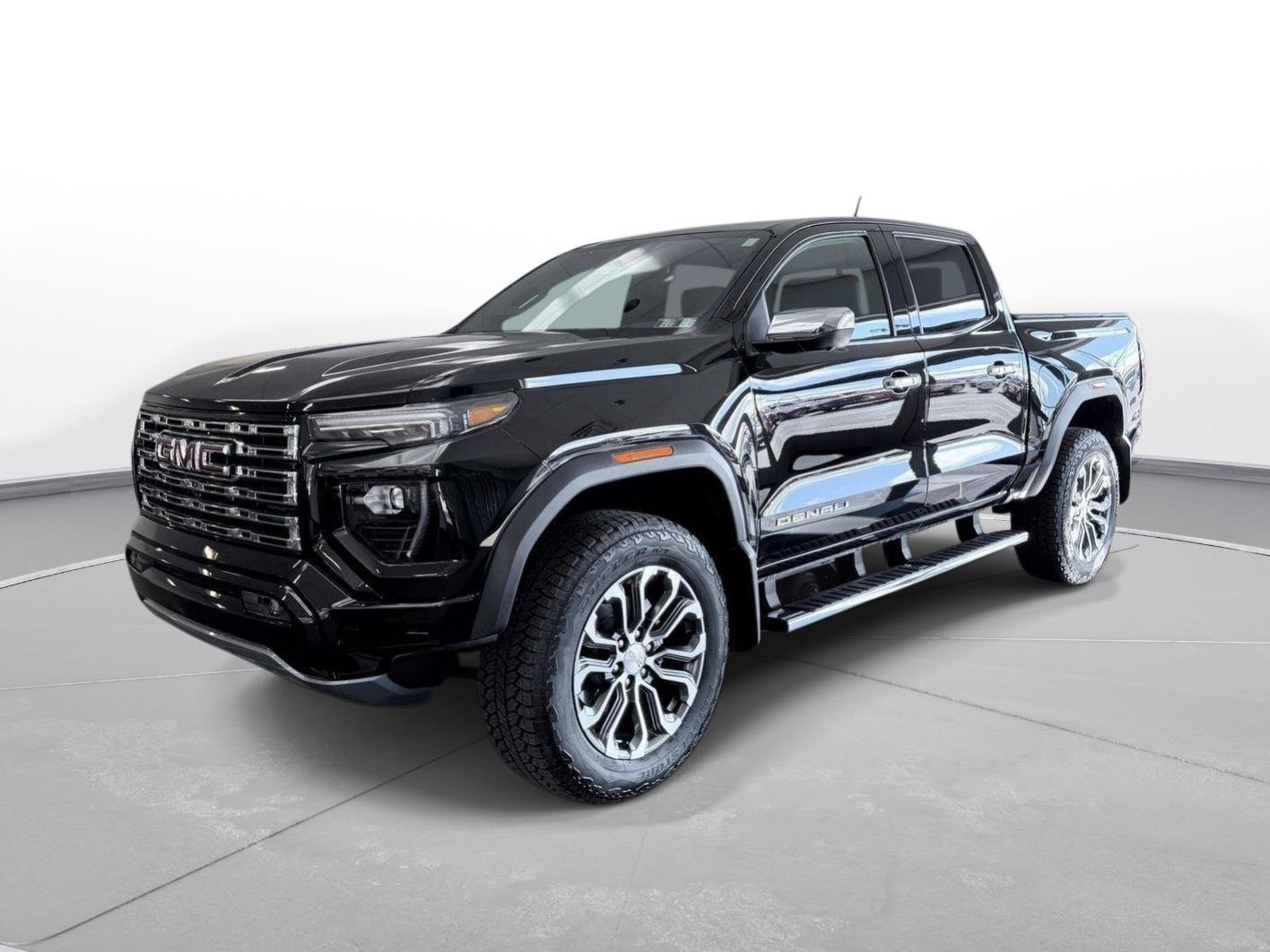 Used 2023 GMC Canyon Denali AWD/4WD image 2