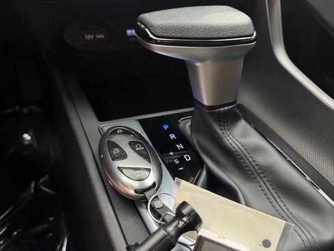 Used 2024 Hyundai Elantra SEL FWD image 25