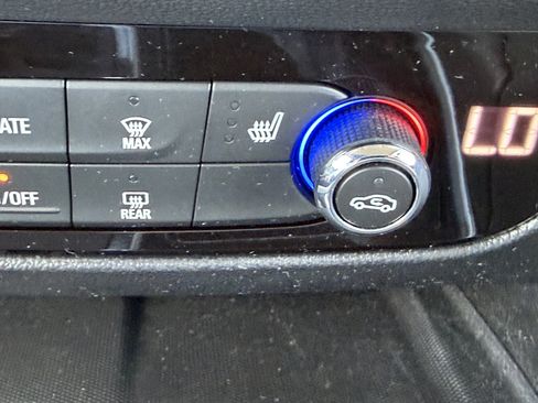 Used 2020 Buick Enclave Essence w/ Sound and Sites Package image 25