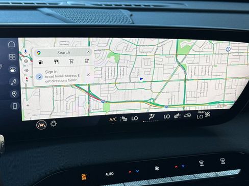 Used 2025 Buick Enclave Preferred image 40