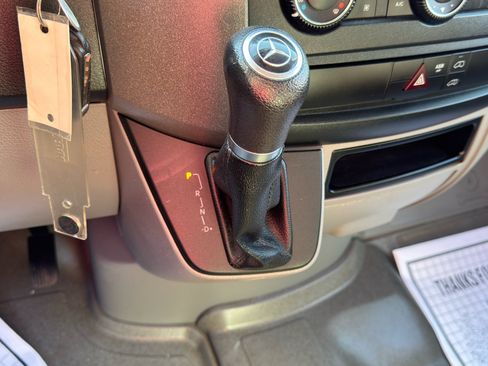 Used 2014 Mercedes-Benz Sprinter 2500 image 20