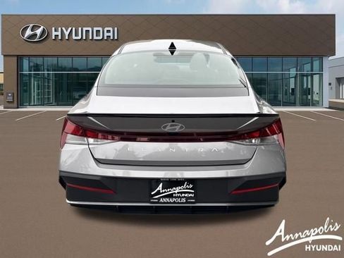 Certified 2025 Hyundai Elantra Sport image 4