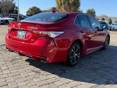 Used 2020 Toyota Camry SE image 10