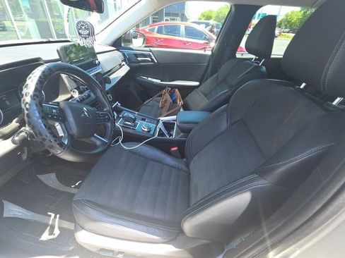 Used 2022 Mitsubishi Outlander SE FWD image 10