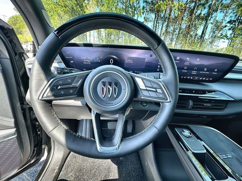 Used 2026 Buick Enclave Avenir w/ Super Cruise Package image 11