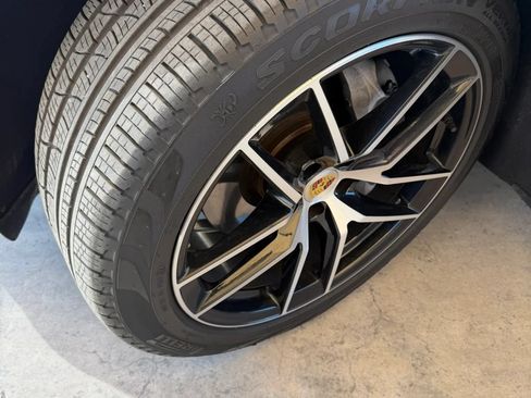 Used 2025 Porsche Macan Turbo AWD/4WD image 16