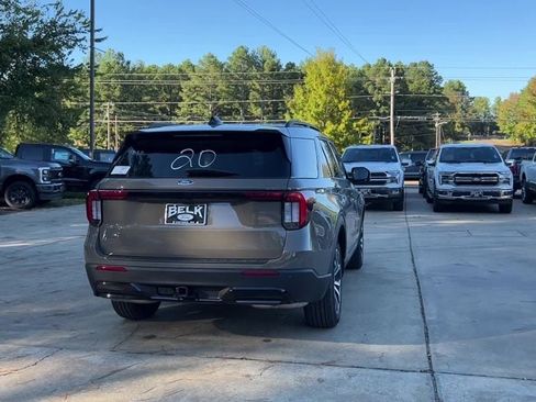 New 2026 Ford Explorer ST-Line image 6