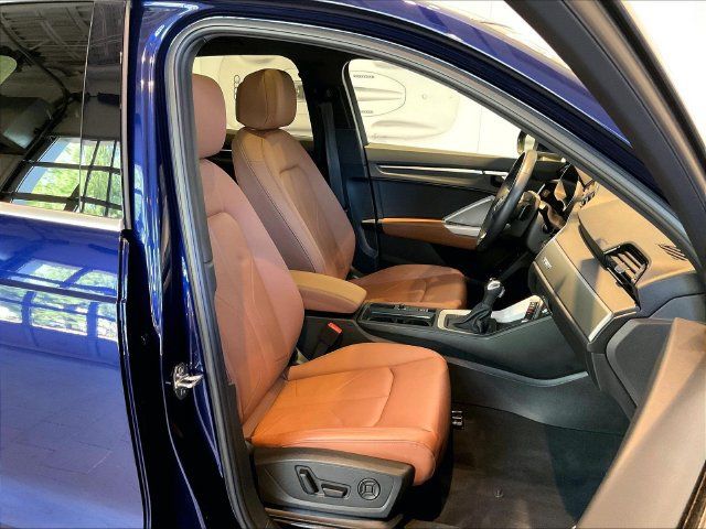 Used 2024 Audi Q3 2.0T Premium w/ Convenience Package AWD/4WD image 19