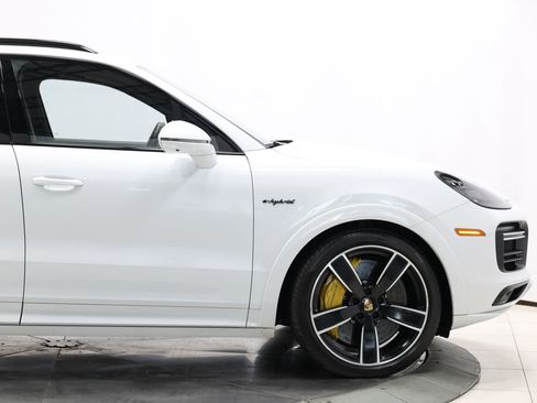 Used 2021 Porsche Cayenne Turbo S AWD/4WD image 95