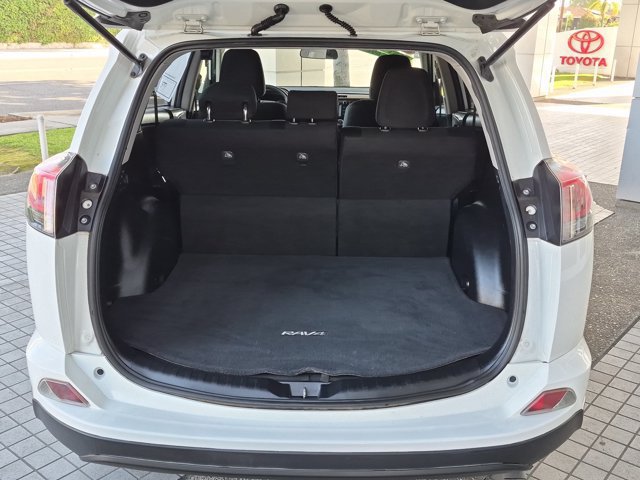 Used 2018 Toyota RAV4 LE w/ Carpet Mat Package FWD image 10