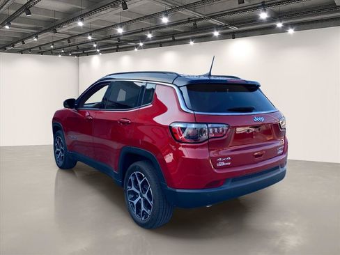 Certified 2025 Jeep Compass Limited AWD/4WD image 5