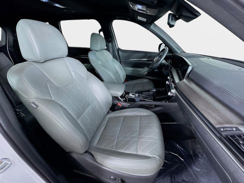 Used 2023 Kia Telluride EX X-Line image 31