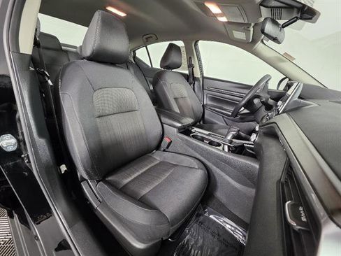 Used 2024 Nissan Altima 2.5 SV FWD image 14