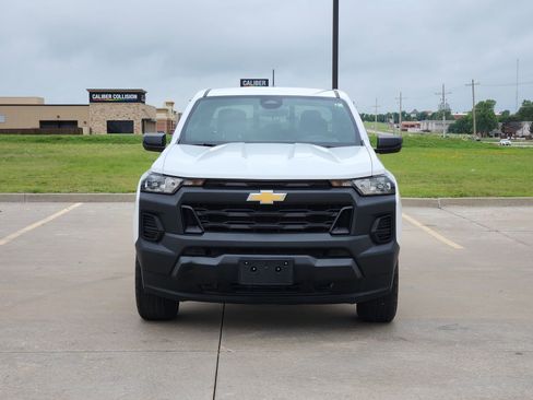 Used 2024 Chevrolet Colorado W/T w/ WT Convenience Package II AWD/4WD image 6