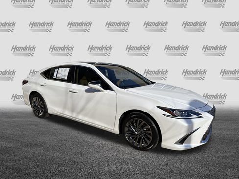 New 2025 Lexus ES 350 Luxury image 2