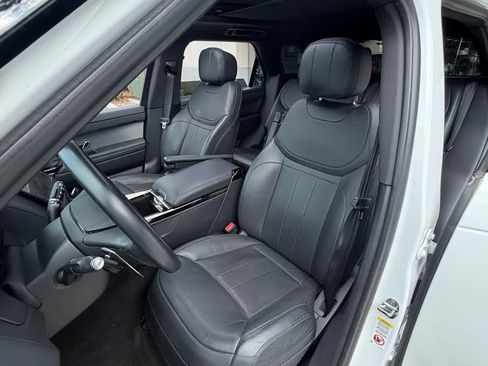 Used 2025 Land Rover Range Rover Sport SE AWD/4WD image 14