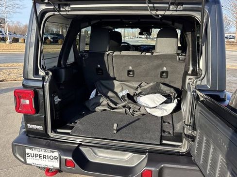 Used 2025 Jeep Wrangler Rubicon image 7