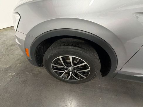 Used 2021 Volkswagen Tiguan SEL FWD image 32