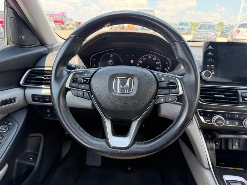 Used 2018 Honda Accord Touring image 12