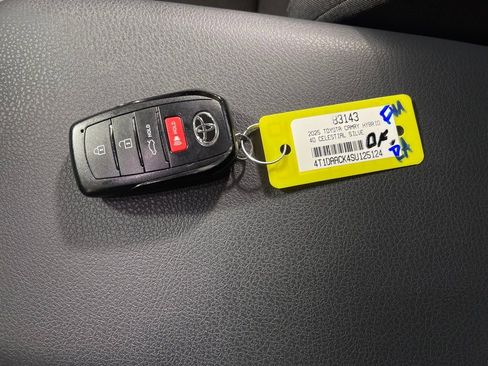 Certified 2025 Toyota Camry LE image 24